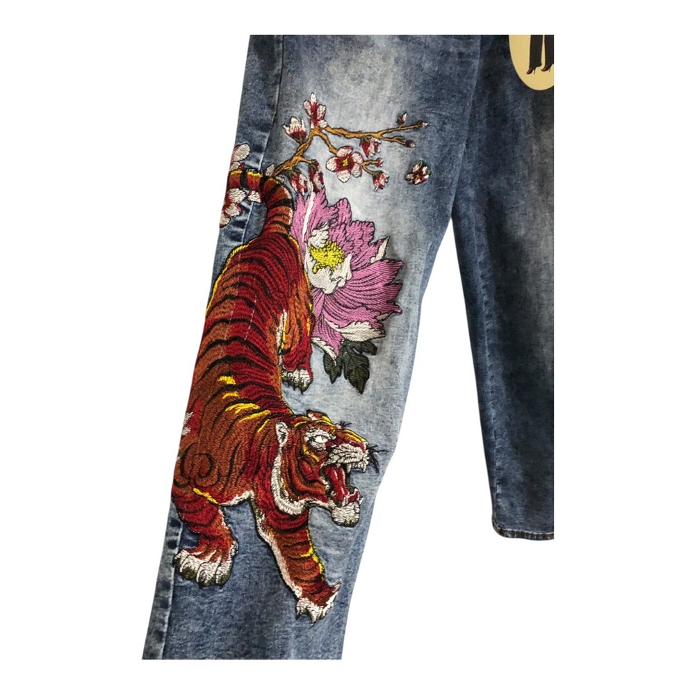 Red Tiger jungle cat Asian florals look embroidered jeans‎ size 9 brand new - Picture 5 of 10